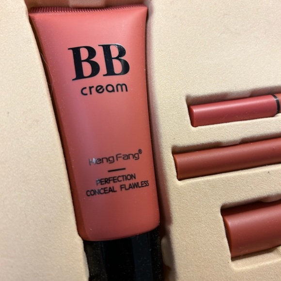 Brand new 11 piece Heng Fang makeup set in storage case - Picture 7 of 8